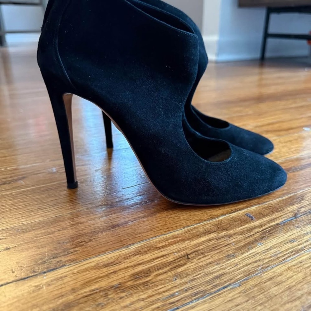 Aquazzura Black Suede Heels Sleek Design
